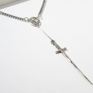 Silver sword necklace brand new